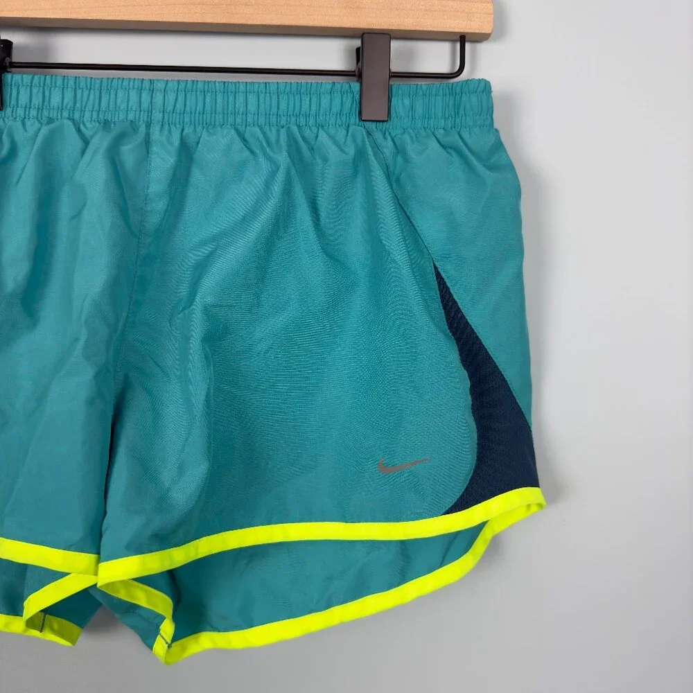 Nike Women's Tempo Run Short, Size L - Picture 2 of 6